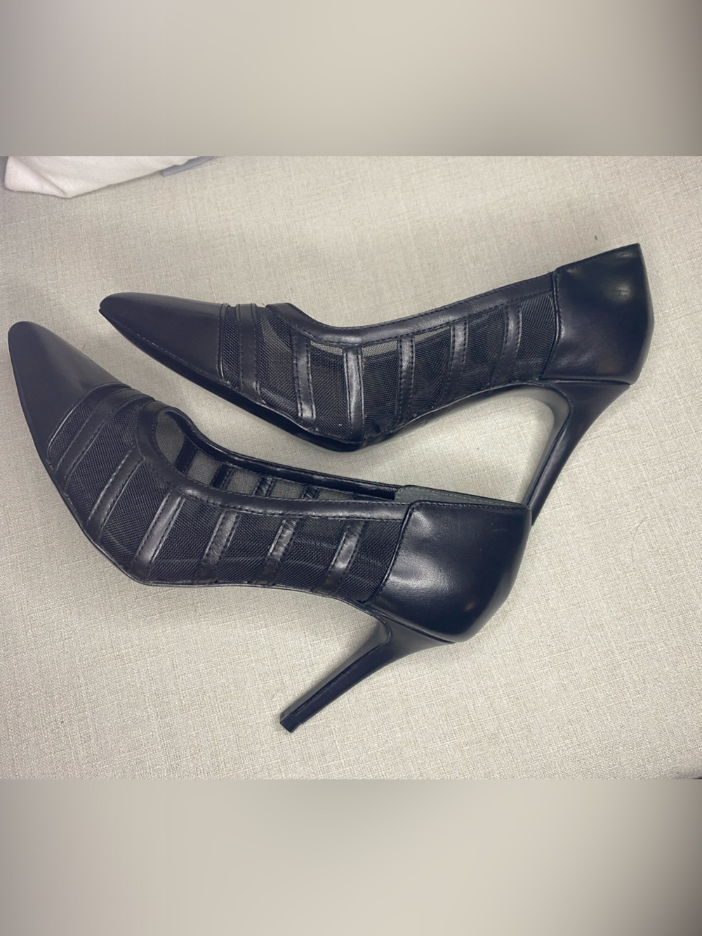 🔥Bundle 6 for $25🔥 Charles David Black Pointed-Toe Pumps - Peek-a-boo mesh - Picture 8 of 9